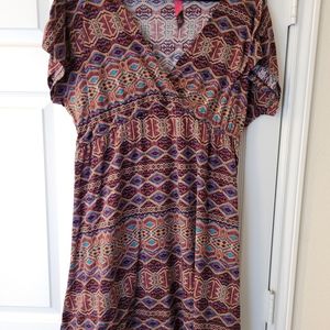 Cute wrap dress or maternity top.